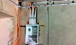 Электропроводка под штукатурку: правила монтажа, штробление, поиск скрытого кабеля